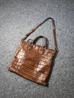 G.I.L.I. Got It Love It Brown Croc Embossed Leather Tote Bag Shoulder Strap